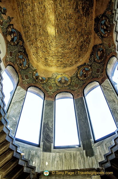kaiser-wilhelm-memorial-church_AJP7001.jpg